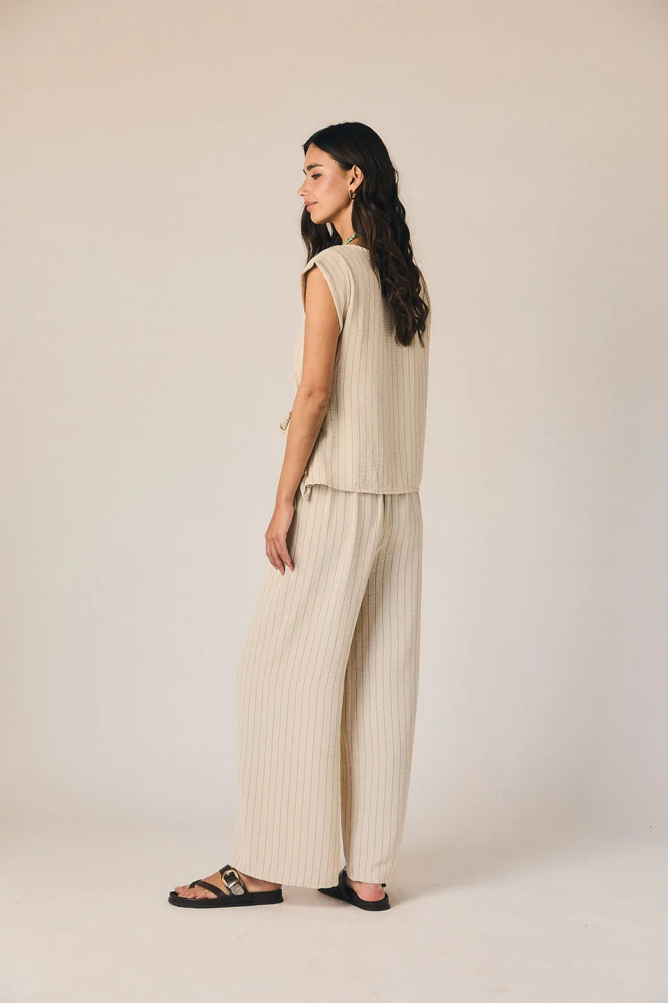 Pantalón rayas beige